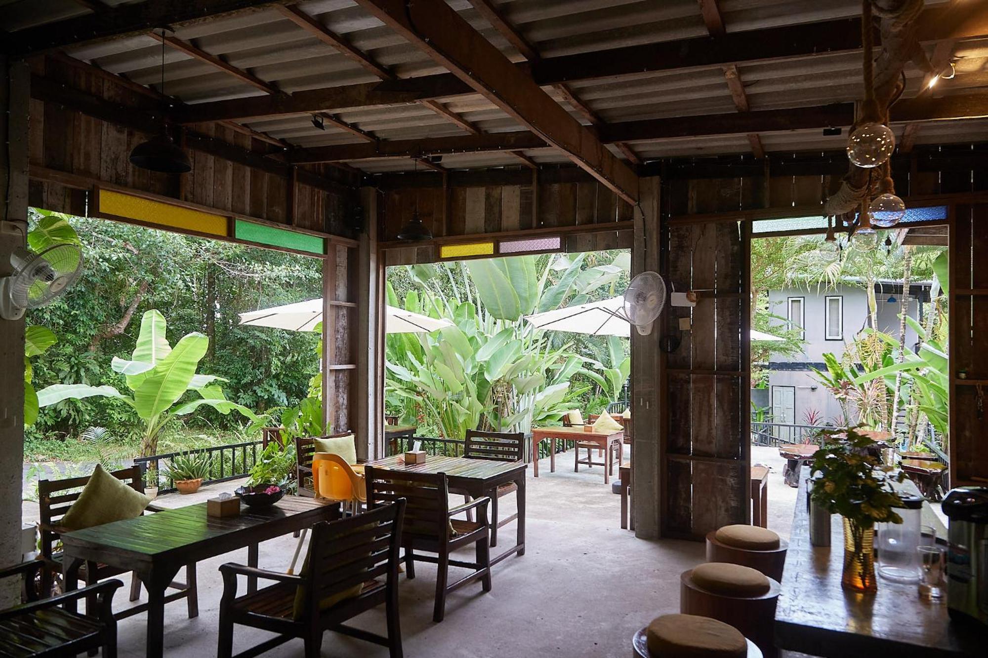 Wave-F Hotel Ko Kut Exterior photo